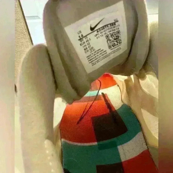 Nike Men’s Sneakers - Picture 2 of 5